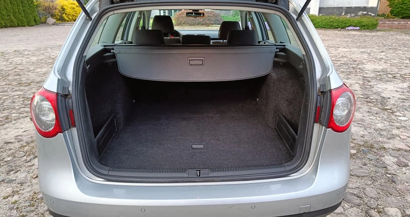 Volkswagen Passat cena 16900 przebieg: 238556, rok produkcji 2008 z Łosice małe 172